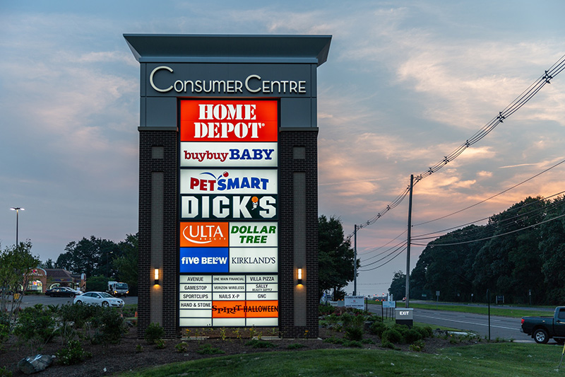 Consumer Centre Tenant Pylon Sign